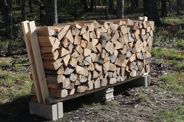 How to Store Firewood: Best Practices for Longevity and Safety - Prime Yard Tools